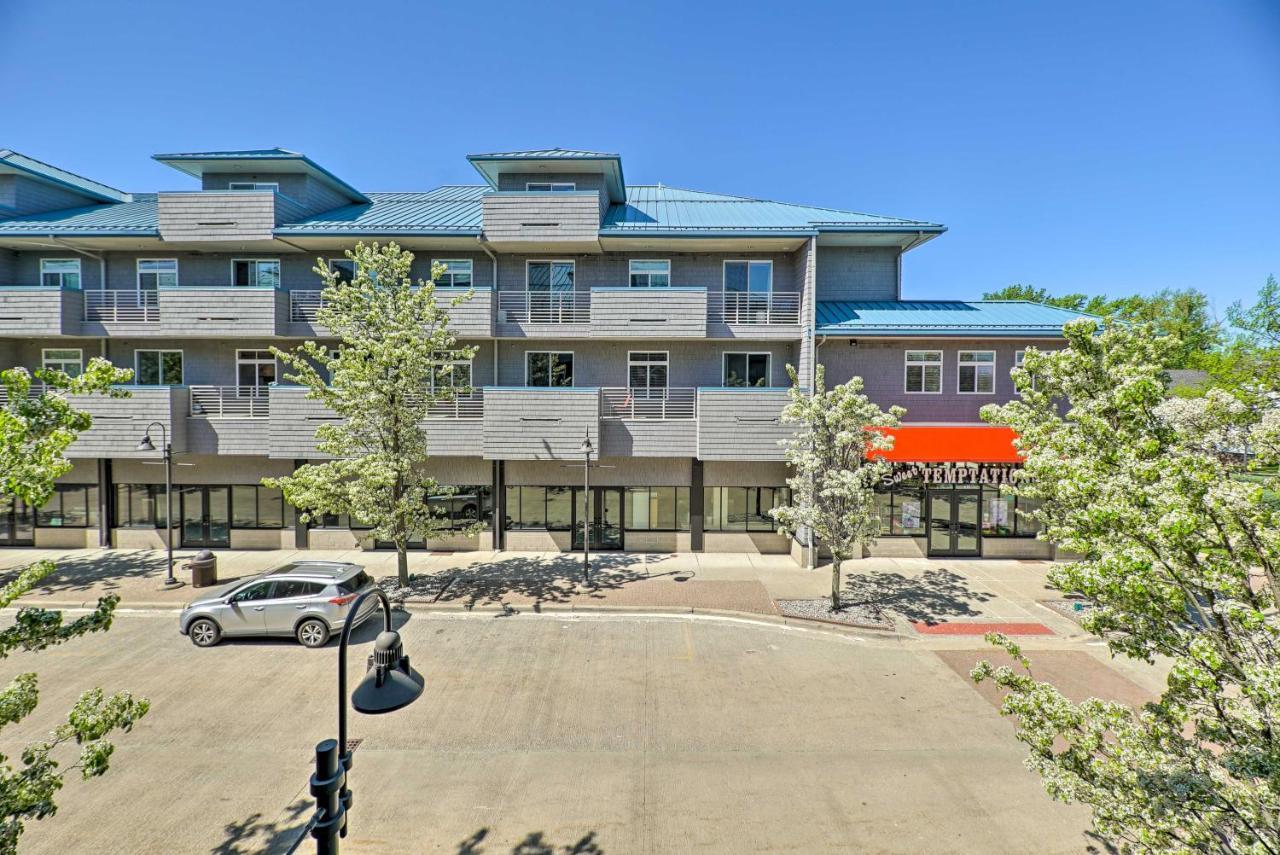 Grand Haven Condo - Walk To Nearby Hot Spots! Екстер'єр фото