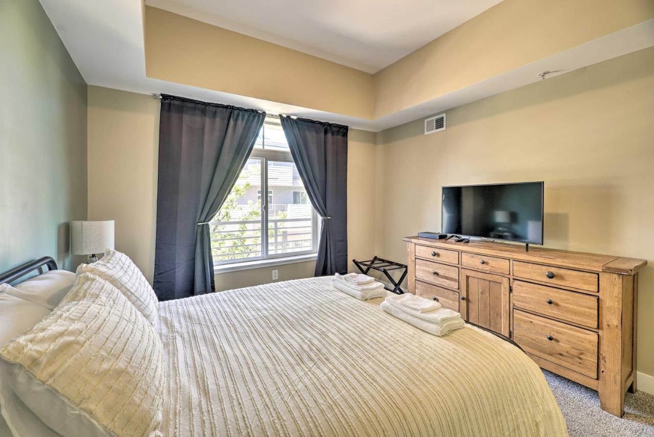 Grand Haven Condo - Walk To Nearby Hot Spots! Екстер'єр фото